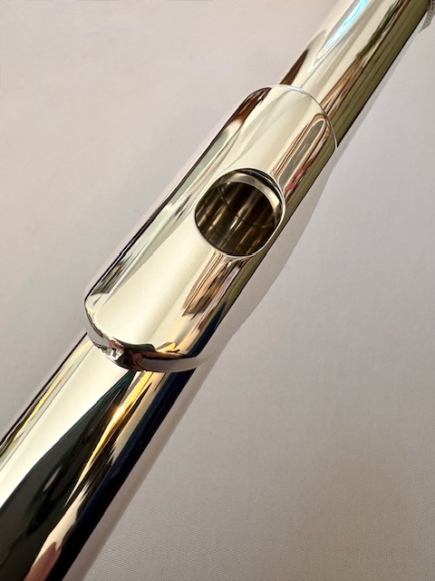 New! Pearl PF-795 Elegante Series Flute, Handmade Solid Silver, Offset G, B foot, Split E Mechanism, C# Trill Key, Factory Warranty!