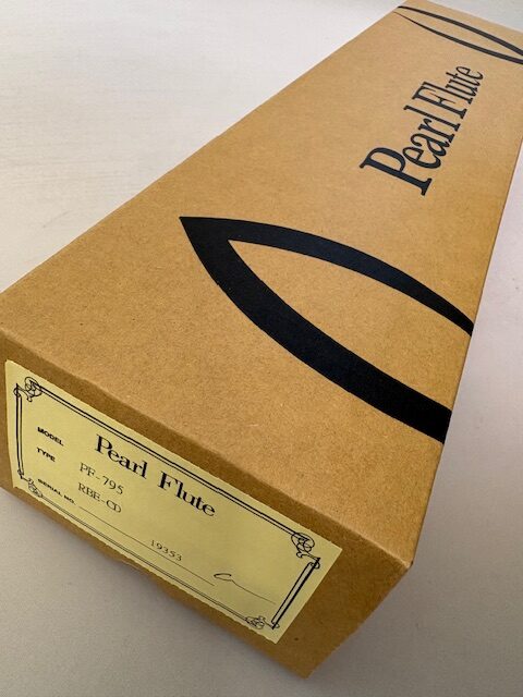 New! Pearl PF-795 Elegante Series Flute, Handmade Solid Silver, Offset G, B foot, Split E Mechanism, C# Trill Key, Factory Warranty!