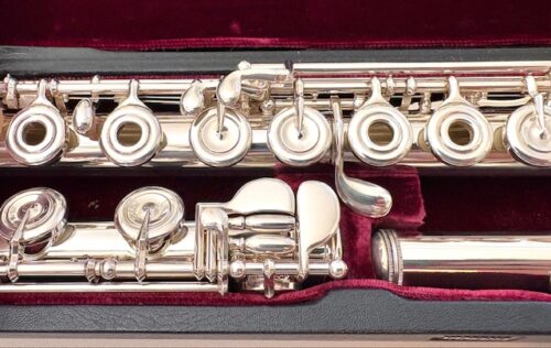 Yamaha YFL-687 Professional Level Solid Silver Flute, Heavywall, In-line G, C# Trill, 1-Year Warranty!