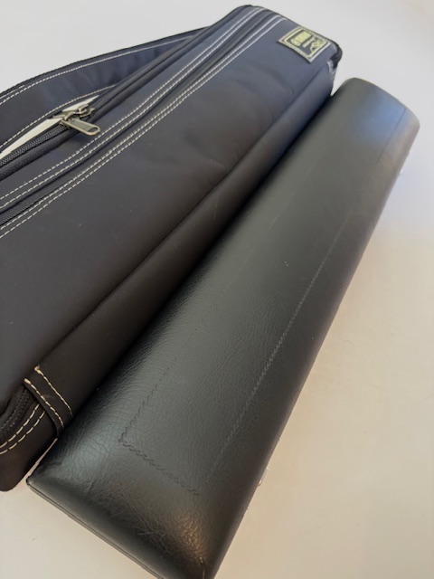 Yamaha YFL-677 Professional Line Flute, Solid Silver Headjoint and Body, Heavywall, Offset G, C# Trill, Split E Mechanism, Warranty!