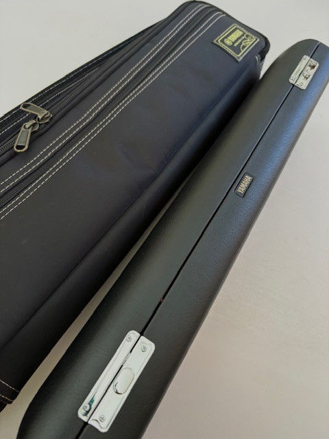 Yamaha YFL-677 Professional Line Flute, Solid Silver Headjoint and Body, Heavywall, Offset G, C# Trill, Split E Mechanism, Warranty!