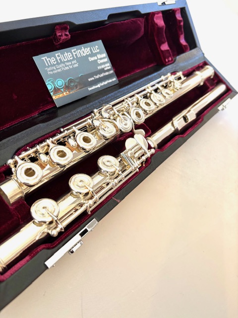 Yamaha YFL-677 Professional Line Flute, Solid Silver Headjoint and Body, Heavywall, Offset G, C# Trill, Split E Mechanism, Warranty!