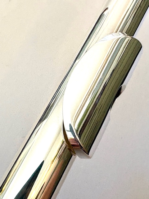 Yamaha YFL-677 Professional Line Flute, Solid Silver Headjoint and Body, Heavywall, Offset G, C# Trill, Split E Mechanism, Warranty!