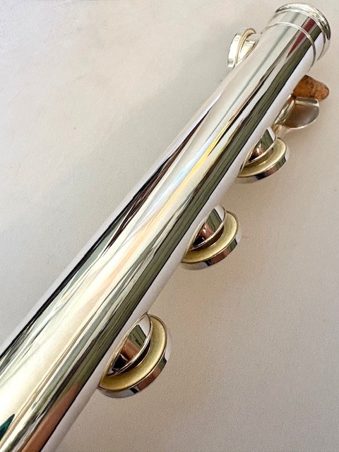 Yamaha YFL-677 Professional Line Flute, Solid Silver Headjoint and Body, Heavywall, Offset G, C# Trill, Split E Mechanism, Warranty!