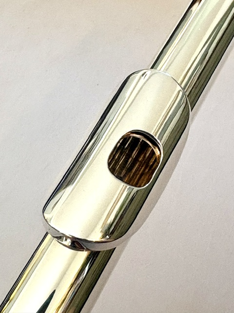 Haynes Q2 Flute, Solid Silver, Offset G, C# Trill,14K Riser Headjoint, High E Facilitator, 1-Year Warranty!