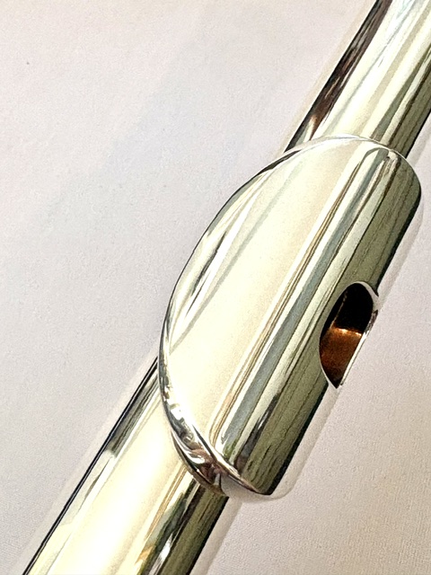 Haynes Q2 Flute, Solid Silver, Offset G, C# Trill,14K Riser Headjoint, High E Facilitator, 1-Year Warranty!