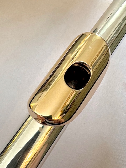Miyazawa Classic (Vision) Flute, All .925 Silver, Offset G, B Foot, 9k Lipplate/14k Riser, Gold Crown, Closed Hole, 1-Year Warranty!