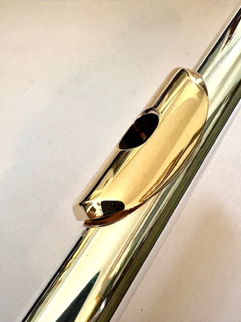 Miyazawa Classic (Vision) Flute, All .925 Silver, Offset G, B Foot, 9k Lipplate/14k Riser, Gold Crown, Closed Hole, 1-Year Warranty!