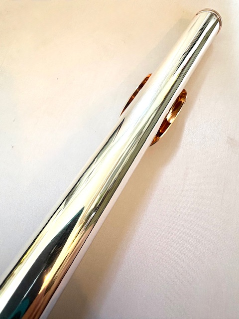 Miyazawa Classic (Vision) Flute, All .925 Silver, Offset G, B Foot, 9k Lipplate/14k Riser, Gold Crown, Closed Hole, 1-Year Warranty!