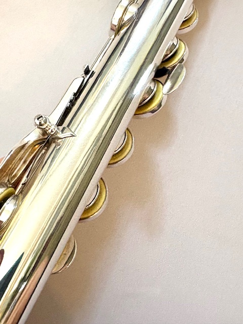 Miyazawa Classic (Vision) Flute, All .925 Silver, Offset G, B Foot, 9k Lipplate/14k Riser, Gold Crown, Closed Hole, 1-Year Warranty!