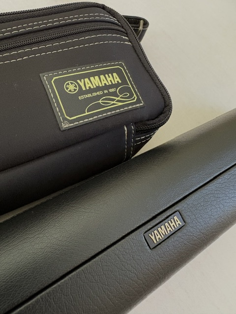 Yamaha YFL-677 Professional Line Flute, Solid Silver Headjoint and Body, Heavywall, Offset G, C# Trill, Split E Mechanism, Warranty!