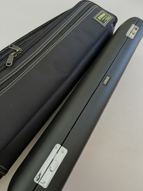 Yamaha YFL-677 Professional Line Flute, Solid Silver Headjoint and Body, Heavywall, Offset G, C# Trill, Split E Mechanism, Warranty!