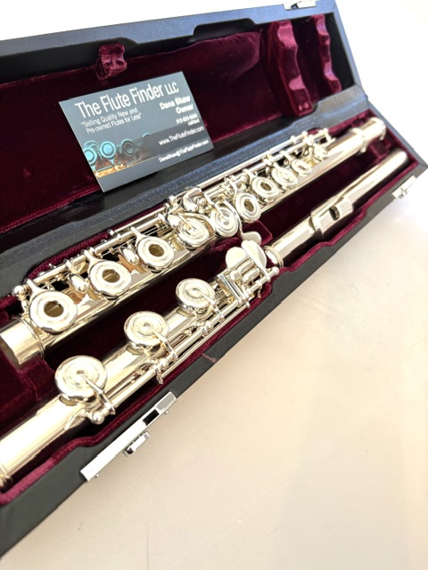 Yamaha YFL-677 Professional Line Flute, Solid Silver Headjoint and Body, Heavywall, Offset G, C# Trill, Split E Mechanism, Warranty!