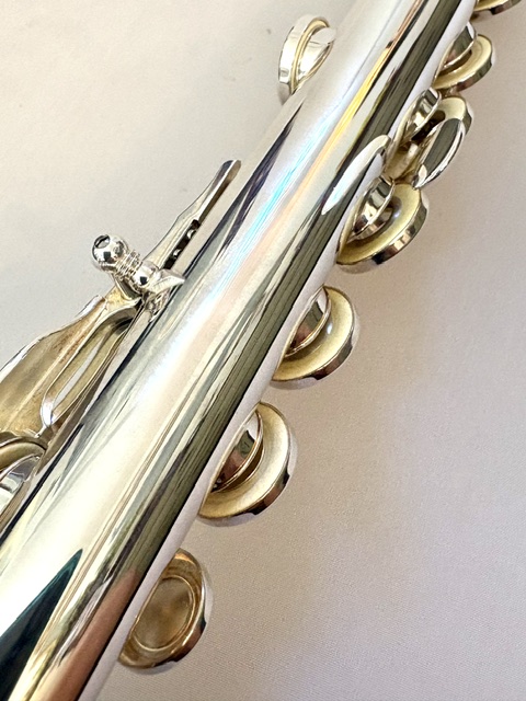 Yamaha YFL-677 Professional Line Flute, Solid Silver Headjoint and Body, Heavywall, Offset G, C# Trill, Split E Mechanism, Warranty!