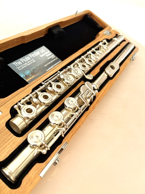 IMG_2142 Yamaha YFL-894 All Silver Professional Flute, Inline G, Split E Mechanism, Soldered Tone Holes, Warranty!