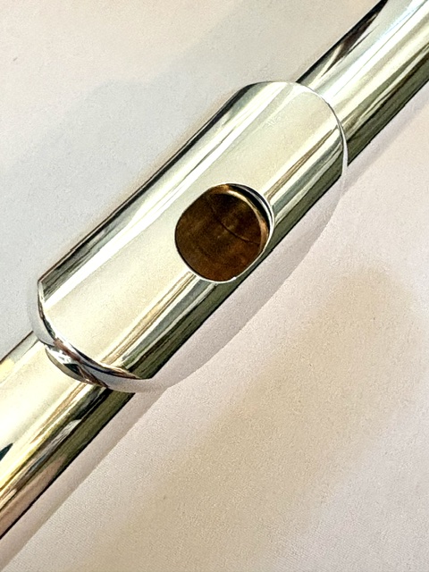 IMG_2143 Yamaha YFL-894 All Silver Professional Flute, Inline G, Split E Mechanism, Soldered Tone Holes, Warranty!