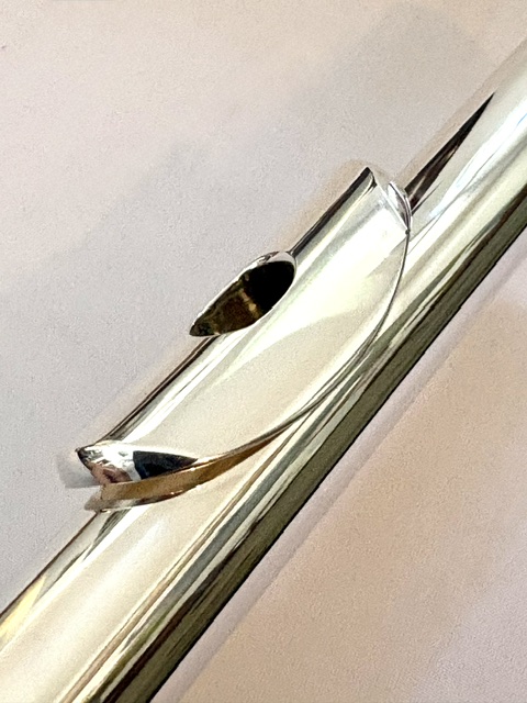 IMG_2144 Yamaha YFL-894 All Silver Professional Flute, Inline G, Split E Mechanism, Soldered Tone Holes, Warranty!