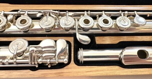 IMG_2157 Yamaha YFL-894 All Silver Professional Flute, Inline G, Split E Mechanism, Soldered Tone Holes, Warranty!