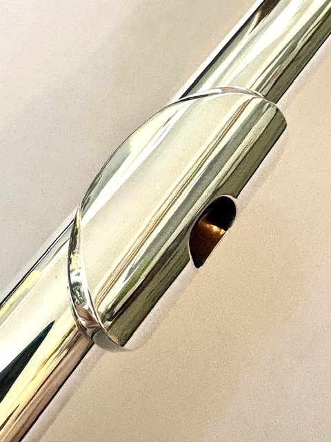 IMG_2163 Haynes Amadeus AF-900 Flute, Sterling Silver Headjoint Body Foot Mechanism, Offset G, C# Trill, D# Roller, 14k Lip/Riser, Warranty!