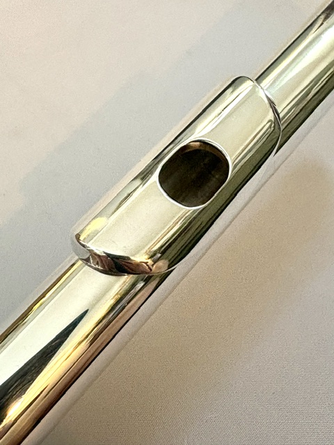 IMG_2283 Lillian Burkart Elite 5/95 Platinum Enhanced Handmade Flute, Inline G, C# Trill, Split E Mechanism, C4 Headjoint Cut, Gold Riser, 1-Year Warranty!
