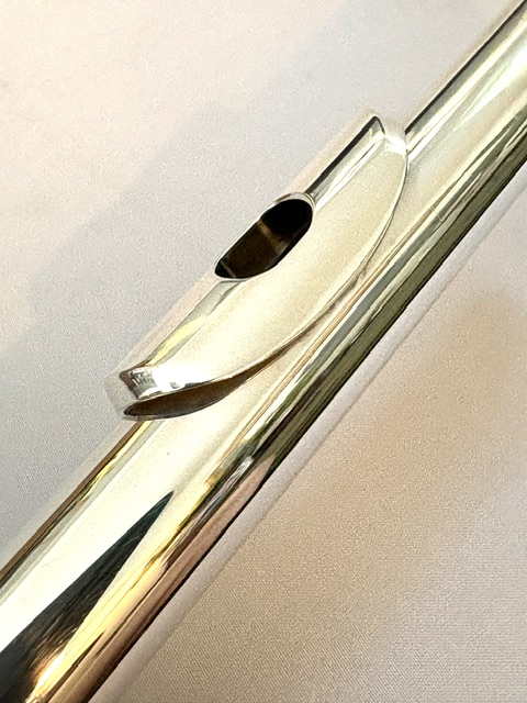 IMG_2284 Lillian Burkart Elite 5/95 Platinum Enhanced Handmade Flute, Inline G, C# Trill, Split E Mechanism, C4 Headjoint Cut, Gold Riser, 1-Year Warranty!