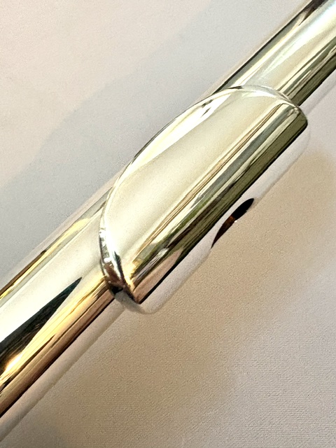IMG_2285 Lillian Burkart Elite 5/95 Platinum Enhanced Handmade Flute, Inline G, C# Trill, Split E Mechanism, C4 Headjoint Cut, Gold Riser, 1-Year Warranty!