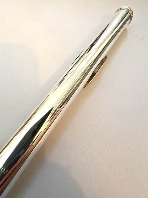 IMG_2286 Lillian Burkart Elite 5/95 Platinum Enhanced Handmade Flute, Inline G, C# Trill, Split E Mechanism, C4 Headjoint Cut, Gold Riser, 1-Year Warranty!