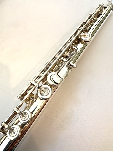 IMG_2313 Lillian Burkart Elite 5/95 Platinum Enhanced Handmade Flute, Inline G, C# Trill, Split E Mechanism, C4 Headjoint Cut, Gold Riser, 1-Year Warranty!