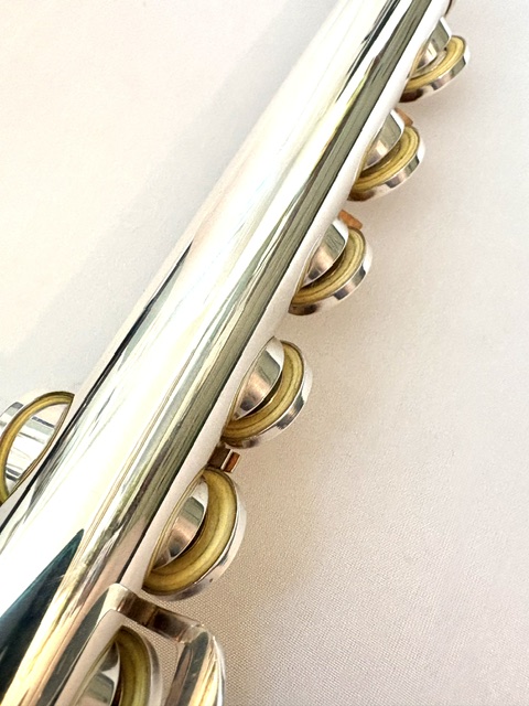 IMG_2317 Lillian Burkart Elite 5/95 Platinum Enhanced Handmade Flute, Inline G, C# Trill, Split E Mechanism, C4 Headjoint Cut, Gold Riser, 1-Year Warranty!