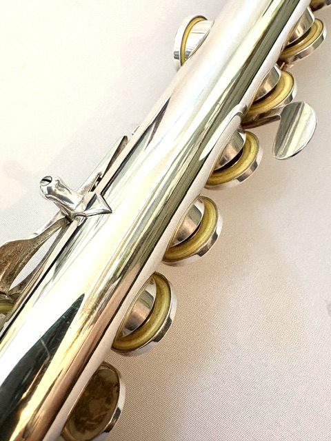 IMG_2318 Lillian Burkart Elite 5/95 Platinum Enhanced Handmade Flute, Inline G, C# Trill, Split E Mechanism, C4 Headjoint Cut, Gold Riser, 1-Year Warranty!