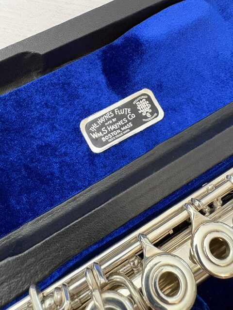 Haynes Q4 All Silver Flute, Gold Fusion Headjoint (14k Wall/Riser), Inline G, Soldered Tone Holes, 1-Year Warranty!