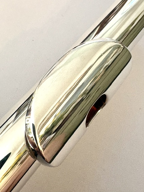 Haynes Q4 All Silver Flute, Gold Fusion Headjoint (14k Wall/Riser), Inline G, Soldered Tone Holes, 1-Year Warranty!