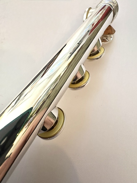 Haynes Q4 All Silver Flute, Gold Fusion Headjoint (14k Wall/Riser), Inline G, Soldered Tone Holes, 1-Year Warranty!