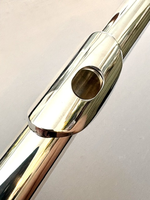 IMG_3056 Pearl PF-765 Solid Silver Flute, Offset G, B Foot, Split E Mechanism, Solid Silver, 1-Year Warranty!