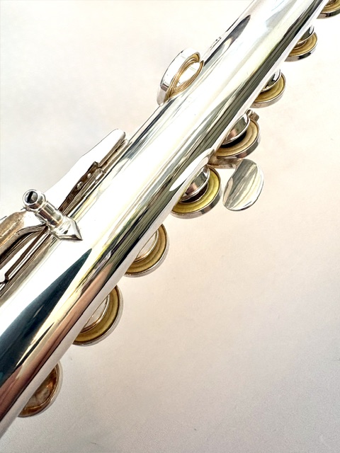 IMG_3066 Pearl PF-765 Solid Silver Flute, Offset G, B Foot, Split E Mechanism, Solid Silver, 1-Year Warranty!