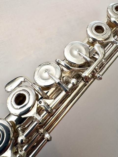 IMG_3067 Pearl PF-765 Solid Silver Flute, Offset G, B Foot, Split E Mechanism, Solid Silver, 1-Year Warranty!
