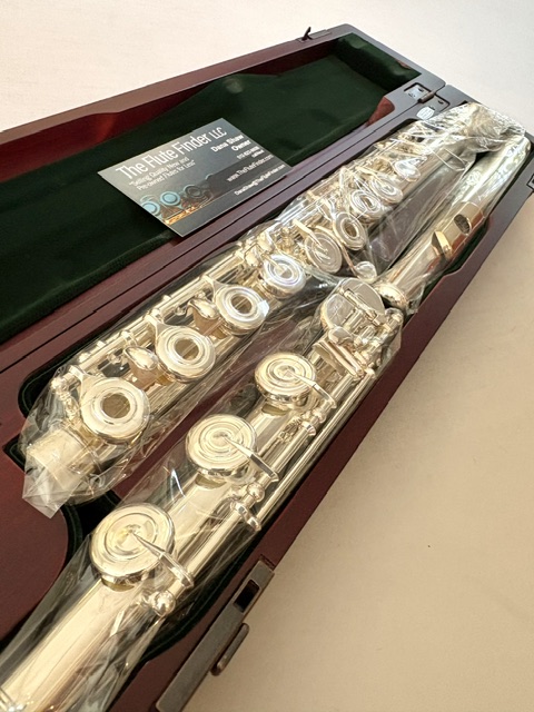 New Pearl PF-795 Elegante Handmade Flute, Vigore Series, Forza Cut, Offset G, C# Trill, D# Roller, High E Facilitator, Factory Warranty!
