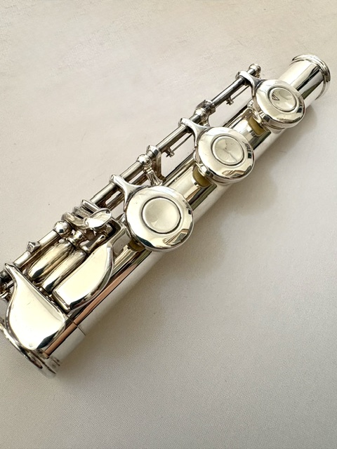 IMG_3294 Yamaha YFL-481II Solid Silver Flute, Gold Plated Lipplate, Inline G, B Foot, 1-Year Warranty!