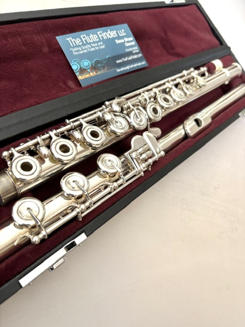 IMG_3471 Yamaha YFL-574 Pro Level Flute, Silver EC Headjoint Cut, Offset G, C# Trill, Split E Mechanism, Overhauled with Straubinger Phoenix Pads, 1-Year Warranty!